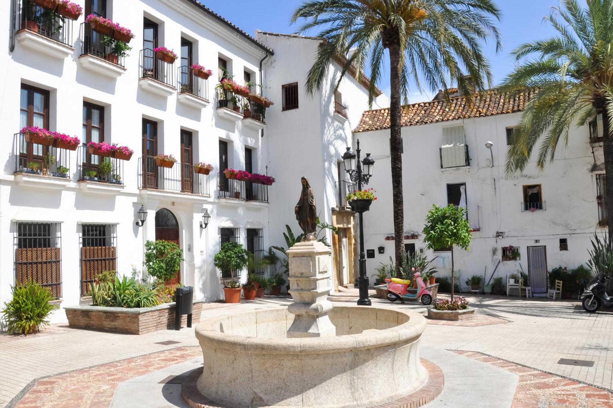 Lepanto Center 100m Of - Happy Marbella